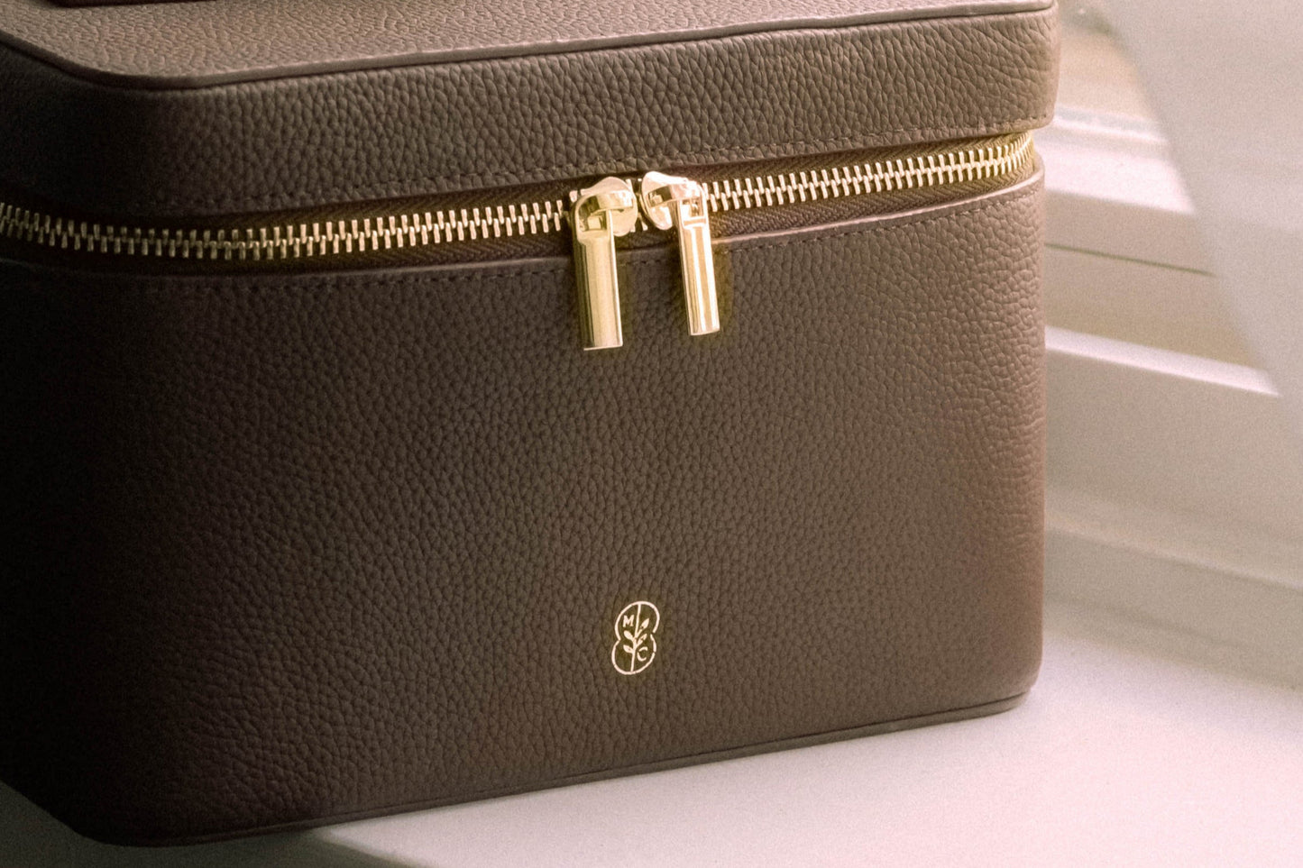 Mocha Vanity Case